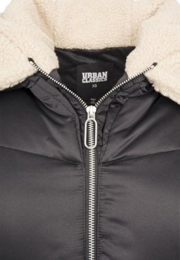 Ladies sherpa hooded jacket neck