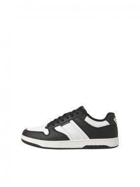 Low black / white sneaker 4