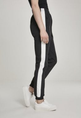 Jogging pants with striped pants side