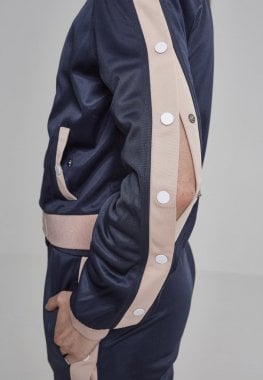Jacket with push buttons on the arms of the lady 28