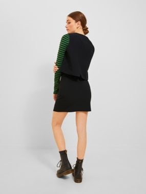 Stretchy short skirt with hidden zipper 2