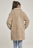 Teddy jacket oversize model lady sand behind